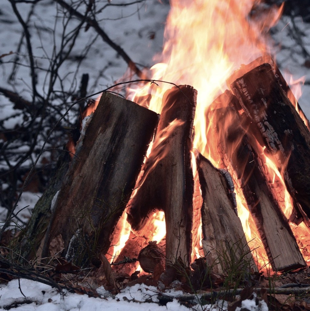 Über Sonnwendbräuche und böse Geister in&nbsp;Tirol